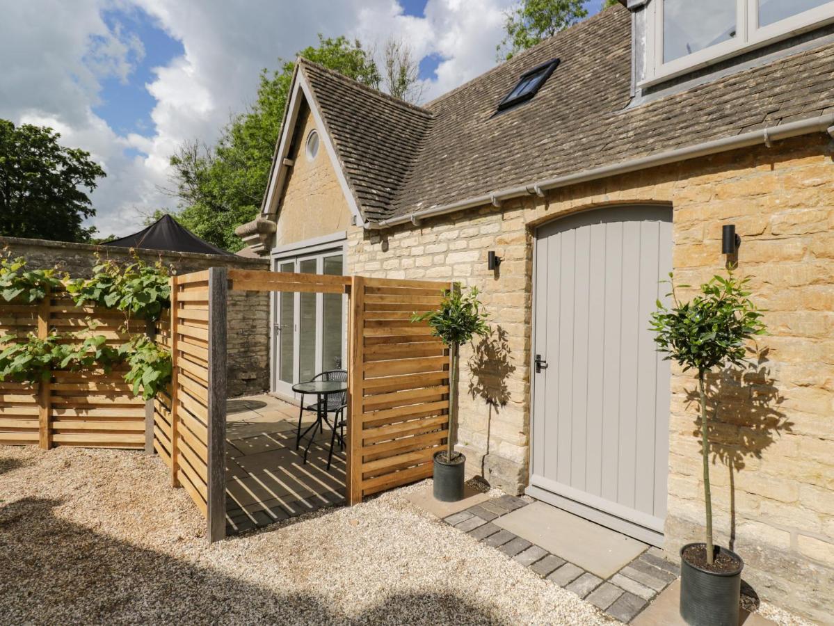 The Hayloft Villa Tetbury Exterior photo