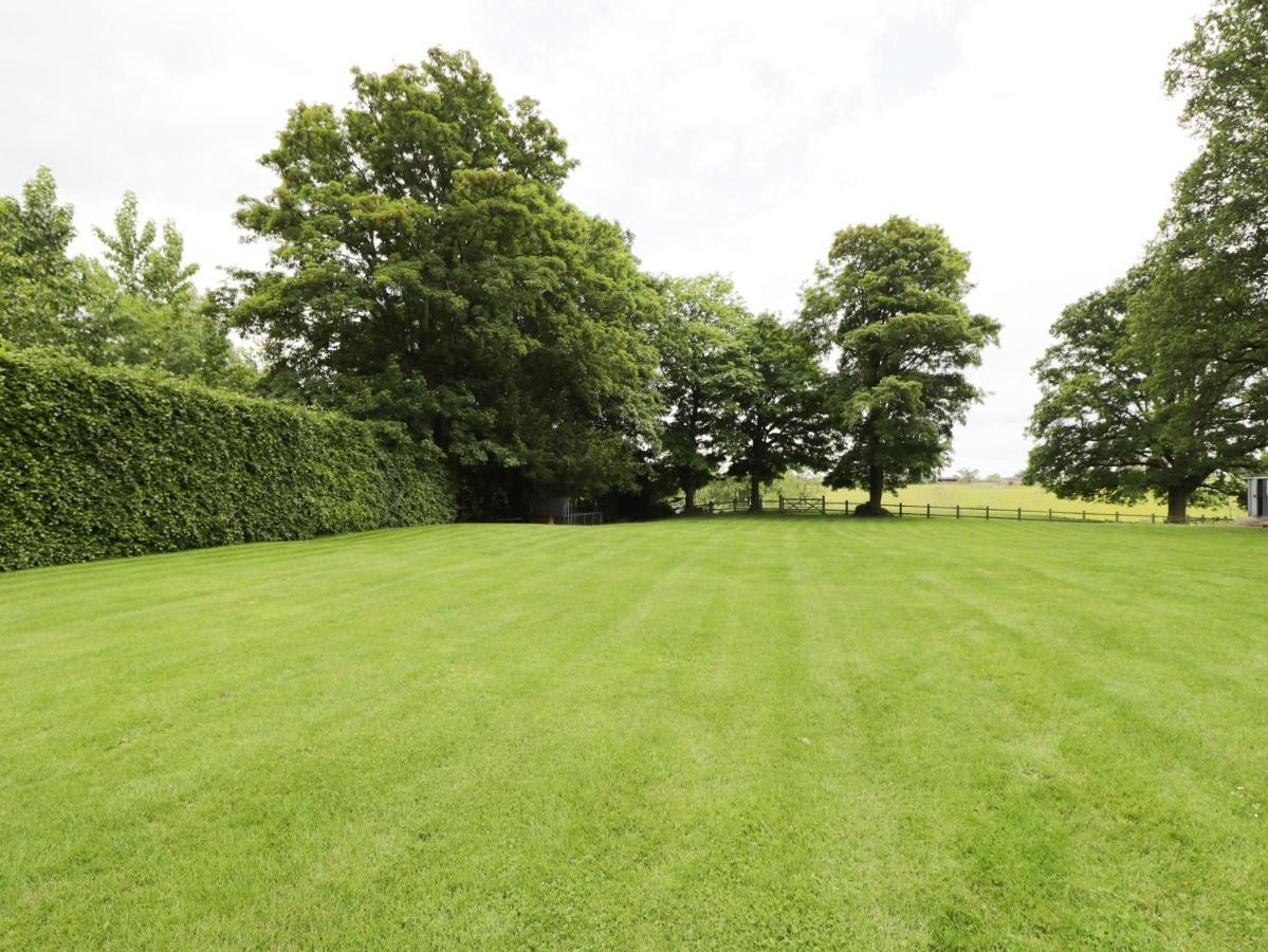 The Hayloft Villa Tetbury Exterior photo